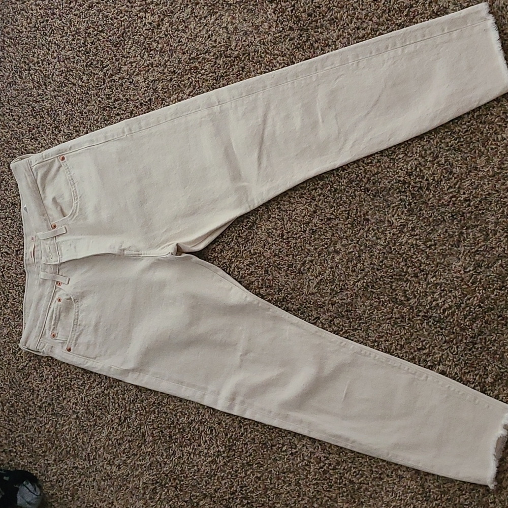 Womans Levi's wedge jeans in off white. Size 30